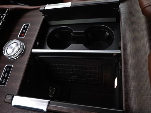Used 2025 Lincoln Navigator Reserve AWD/4WD image 31