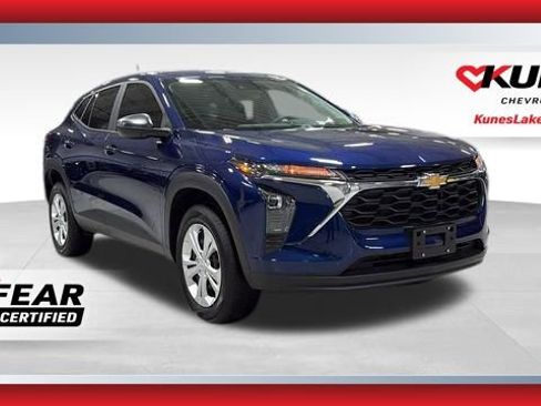 Used 2024 Chevrolet Trax LS image 1