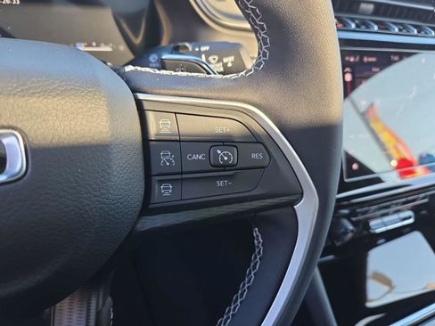 New 2025 Jeep Grand Cherokee L Laredo w/ Luxury Tech Group I image 19