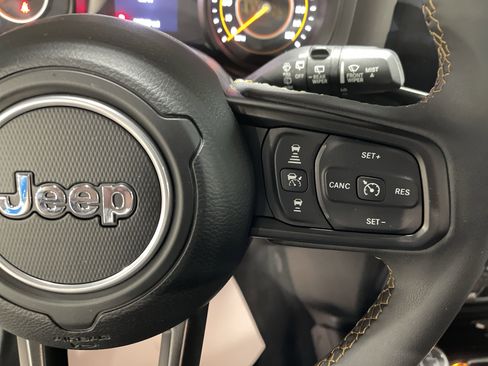 Used 2024 Jeep Wrangler Sport S image 18