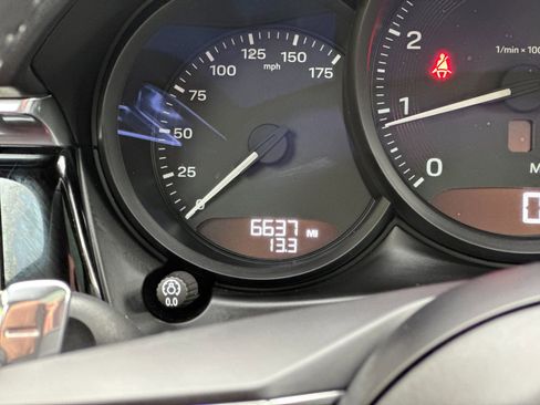 Certified 2025 Porsche Macan image 31