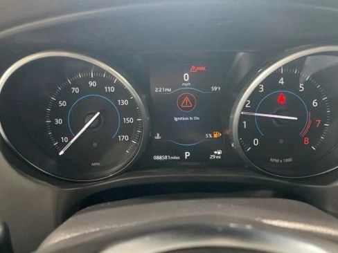 Used 2018 Jaguar F-PACE Prestige image 18