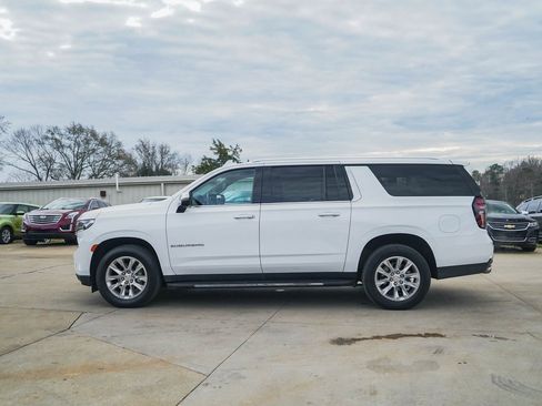 Used 2023 Chevrolet Suburban Premier image 34