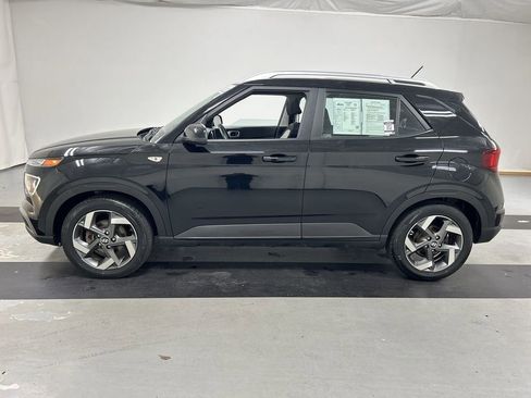 Used 2023 Hyundai Venue SEL w/ Cargo Package image 6