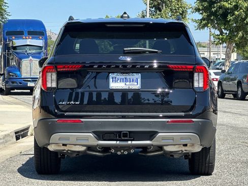 New 2026 Ford Explorer Active w/ Active Comfort Package RWD image 5