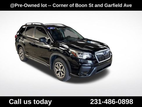 Used 2020 Subaru Forester Premium AWD/4WD image 7