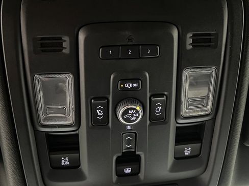 Used 2023 GMC Yukon Denali image 39