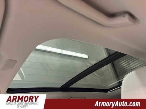 Used 2024 Volvo XC60 B5 Plus image 25