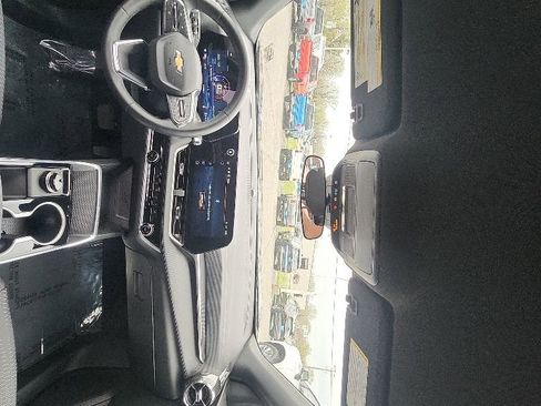 Used 2026 Chevrolet Equinox LT AWD/4WD image 18