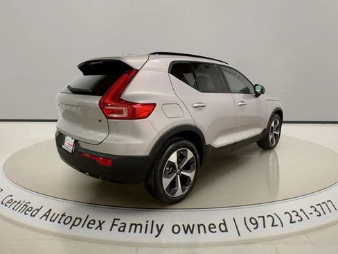 Used 2025 Volvo XC40 B5 Plus AWD/4WD image 6