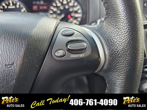 Used 2018 Nissan Pathfinder SV image 32