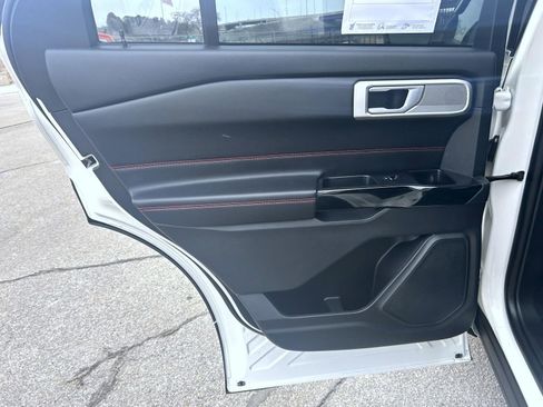Used 2023 Ford Explorer ST-Line w/ Class IV Trailer Tow Package image 17