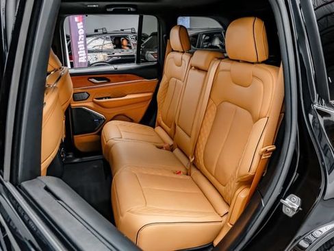 Used 2022 Jeep Grand Cherokee Summit AWD/4WD image 61