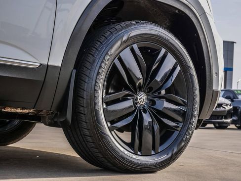 Used 2019 Volkswagen Atlas SEL Premium image 9