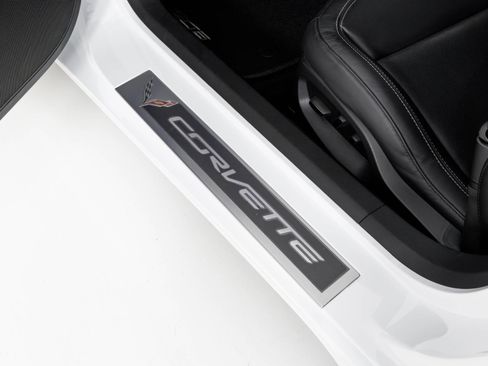 Used 2015 Chevrolet Corvette Z06 w/ 3LZ Preferred Equipment Group image 32