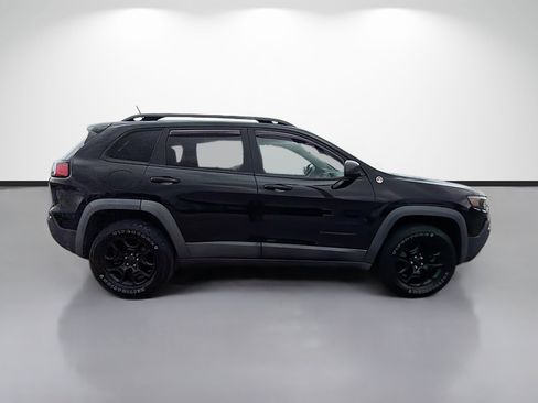 Used 2019 Jeep Cherokee Trailhawk w/ Cold Weather Group AWD/4WD image 2