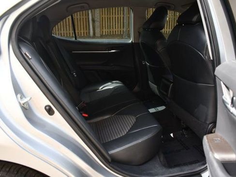 Used 2021 Toyota Camry SE image 30