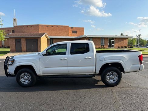 Used 2023 Toyota Tacoma SR image 5