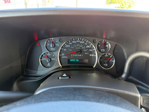 Used 2024 GMC Savana 2500 w/ Driver Convenience Package image 27