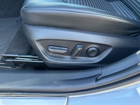 Used 2021 Toyota Camry SE FWD image 19