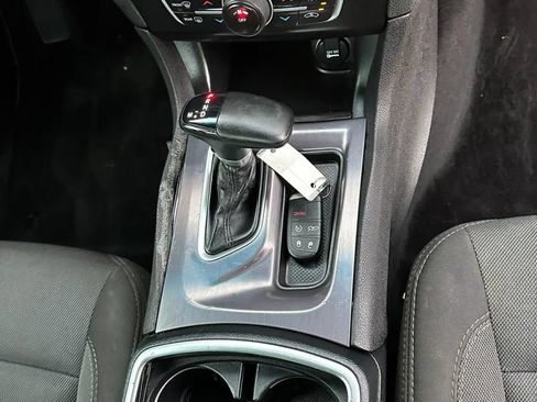 Used 2017 Dodge Charger SE RWD image 29