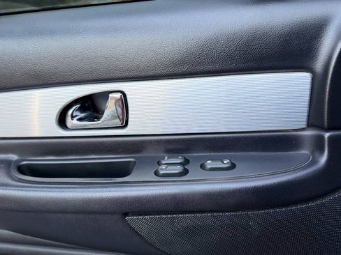 Used 2004 Ford Thunderbird RWD image 14