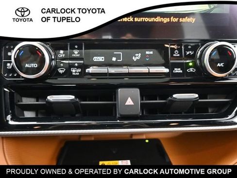 Used 2023 Toyota Highlander Platinum image 13