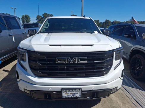 Used 2026 GMC Sierra 1500 Elevation w/ Elevation Premium Package AWD/4WD image 3