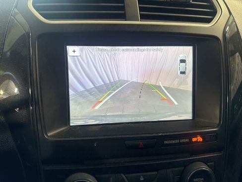 Used 2017 Ford Explorer XLT w/ Equipment Group 201A FWD image 27