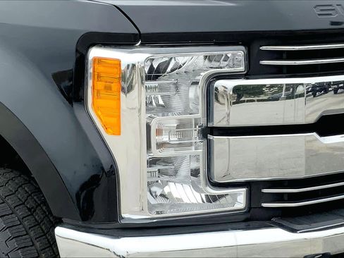 Used 2017 Ford F350 Lariat w/ Lariat Ultimate Package image 27