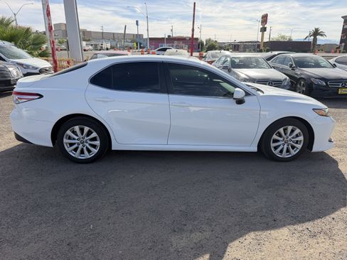 Used 2019 Toyota Camry LE FWD image 4