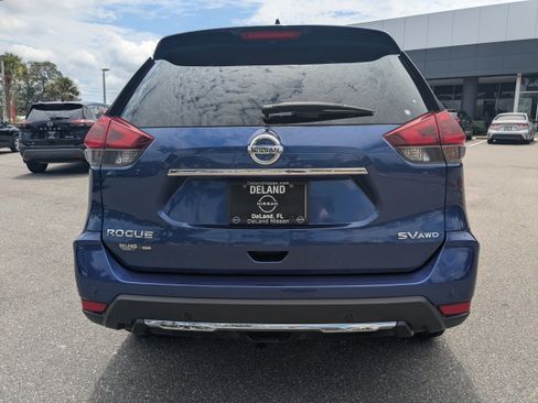 Used 2019 Nissan Rogue SV w/ Premium Package AWD/4WD image 4