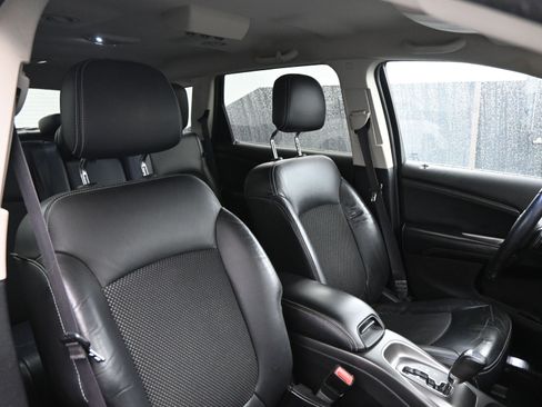 Used 2015 Dodge Journey Crossroad w/ Flexible Seating Group image 21