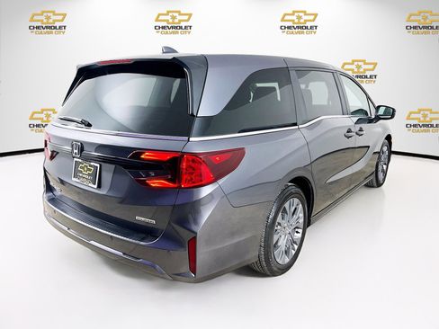 Used 2025 Honda Odyssey Touring image 7