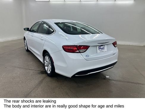 Used 2015 Chrysler 200 Limited w/ Convenience Group FWD image 9