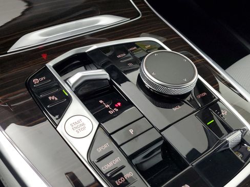 Certified 2025 BMW X7 xDrive40i image 22