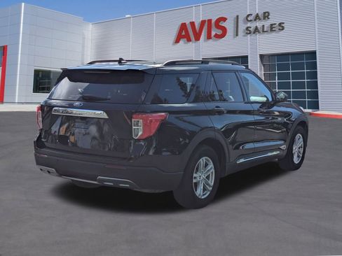 Used 2024 Ford Explorer XLT w/ Equipment Group 202A image 6