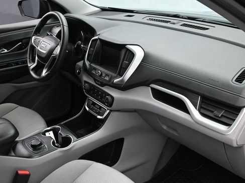 Used 2022 GMC Terrain SLE image 27