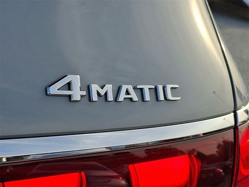 Used 2025 Mercedes-Benz GLS 580 GLS 580 image 32