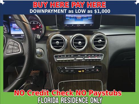 Used 2017 Mercedes-Benz GLC 300 w/ Premium 1 Package image 8
