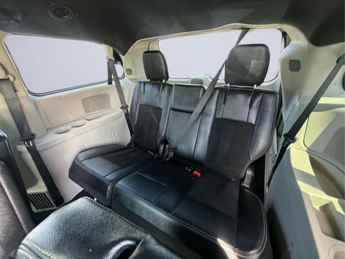 Used 2018 Dodge Grand Caravan SXT FWD image 18