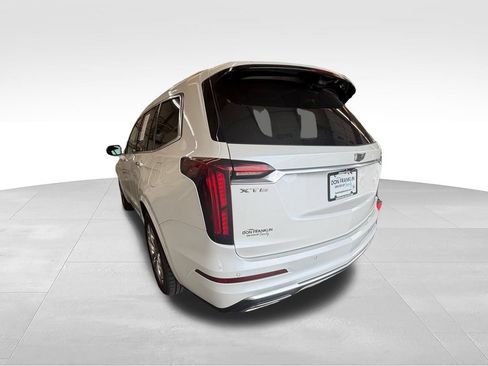 Used 2021 Cadillac XT6 Premium Luxury FWD image 3