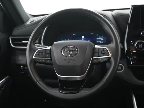 Used 2025 Toyota Highlander XSE AWD/4WD image 20