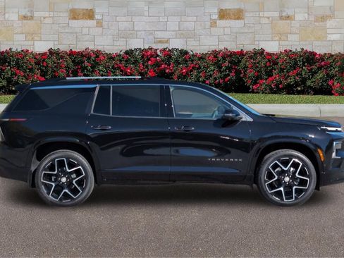 New 2026 Chevrolet Traverse High Country w/ LPO, Floor Liner Package image 2