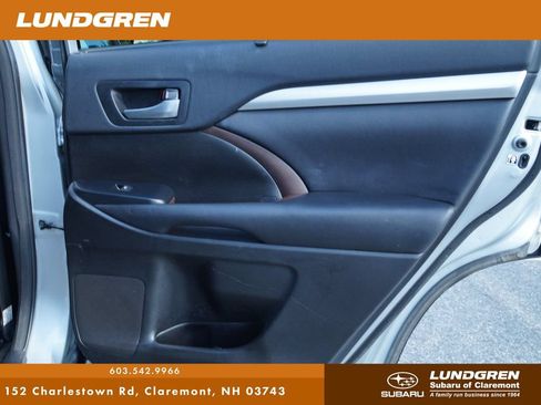 Used 2018 Toyota Highlander XLE w/ Carpet Mat Package (TMS) AWD/4WD image 33