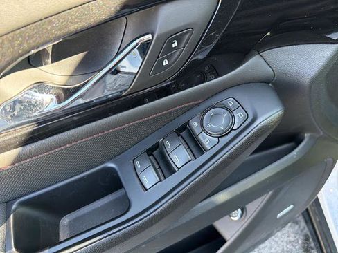 Certified 2023 Chevrolet Traverse RS image 39