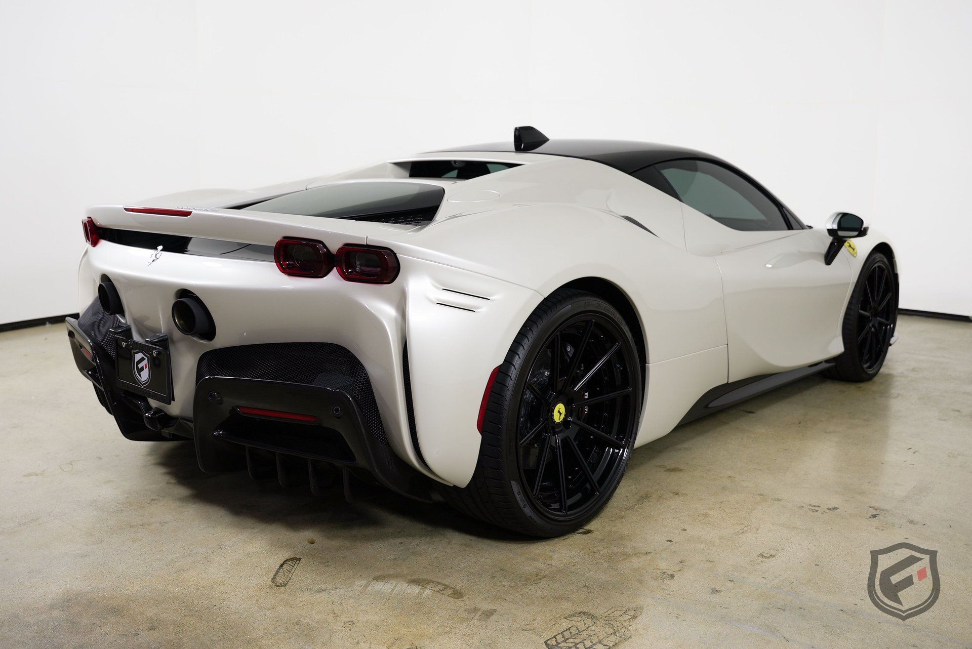 Used 2022 Ferrari SF90 Stradale AWD/4WD image 9