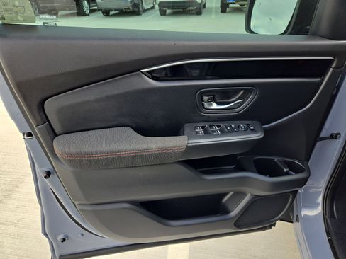 Used 2023 Honda Pilot Sport image 13