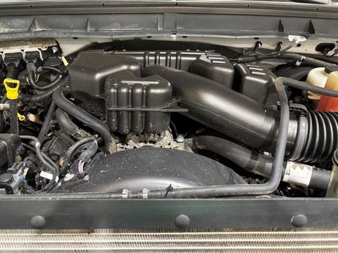 Used 2016 Ford F250 XL w/ Power Equipment Group AWD/4WD image 24