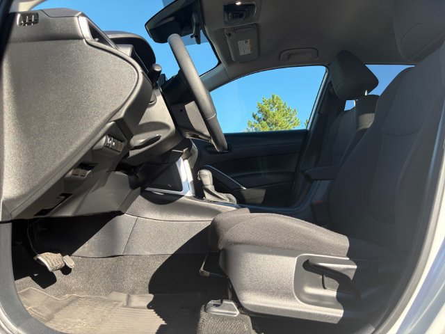 Used 2023 Toyota Corolla Cross LE AWD/4WD image 14
